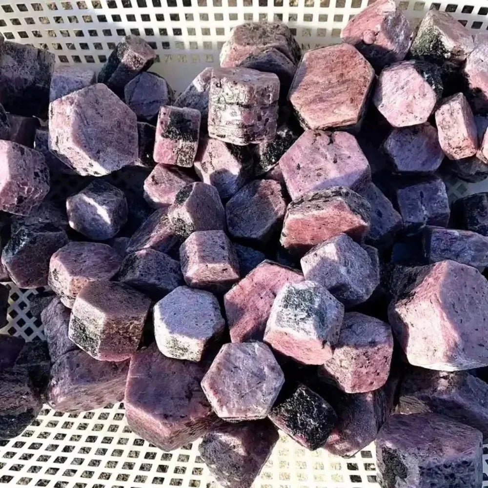 Naturstein Rubin Korund Rohstein Heilkristall Energie Mineralkristall Quarz