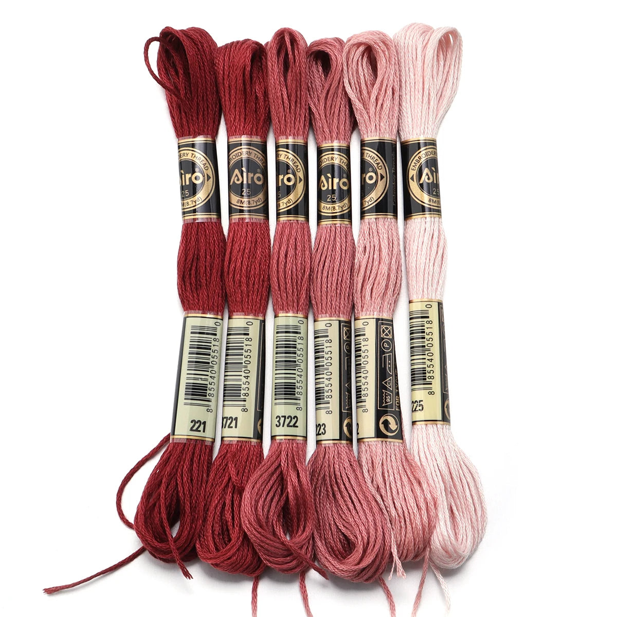 Umfangreiches Set Stickgarn für Handarbeiten mit bunten Farben