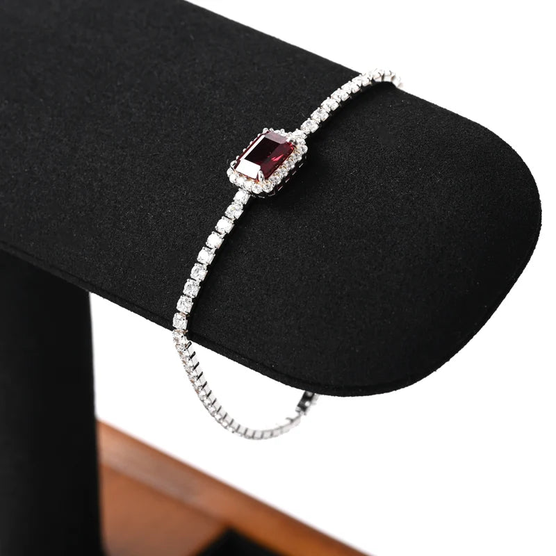 Praktischer Schmuck Organizer aus Holz mit vielseitigen Haltern