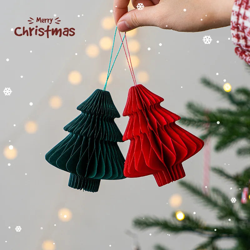 Gehäkelter Weihnachtsbaum Anhänger aus Textil für festliche Deko