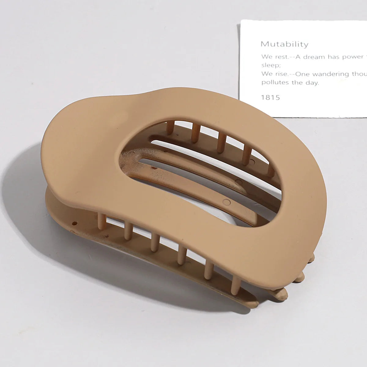 Matte ovale Haarklaue für Frauen – Sichere Frisuren und Eleganz