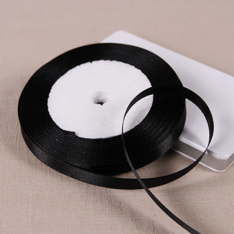 Vielseitiges Polyesterband für Dekoration und Bastelprojekte