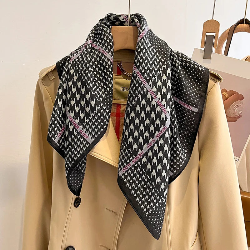 Vielseitiges Halstuch mit Druckmuster für Damen und alle Jahreszeiten