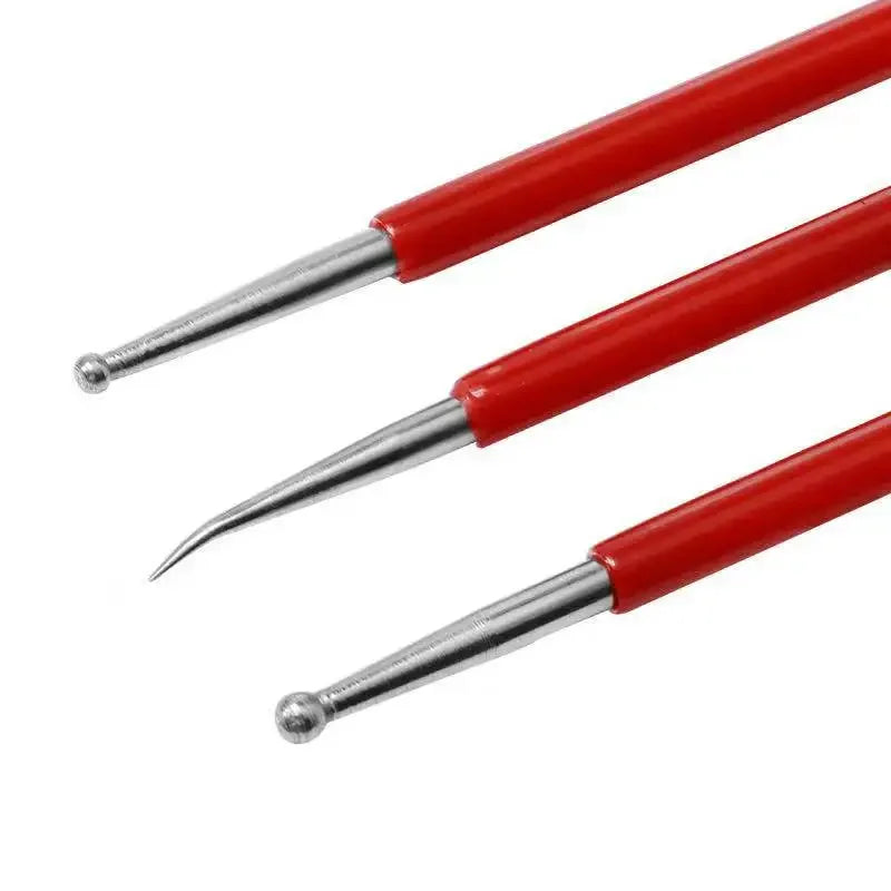 Präzises Lederwerkzeug Set mit diversen Modellier- und Prägehilfen