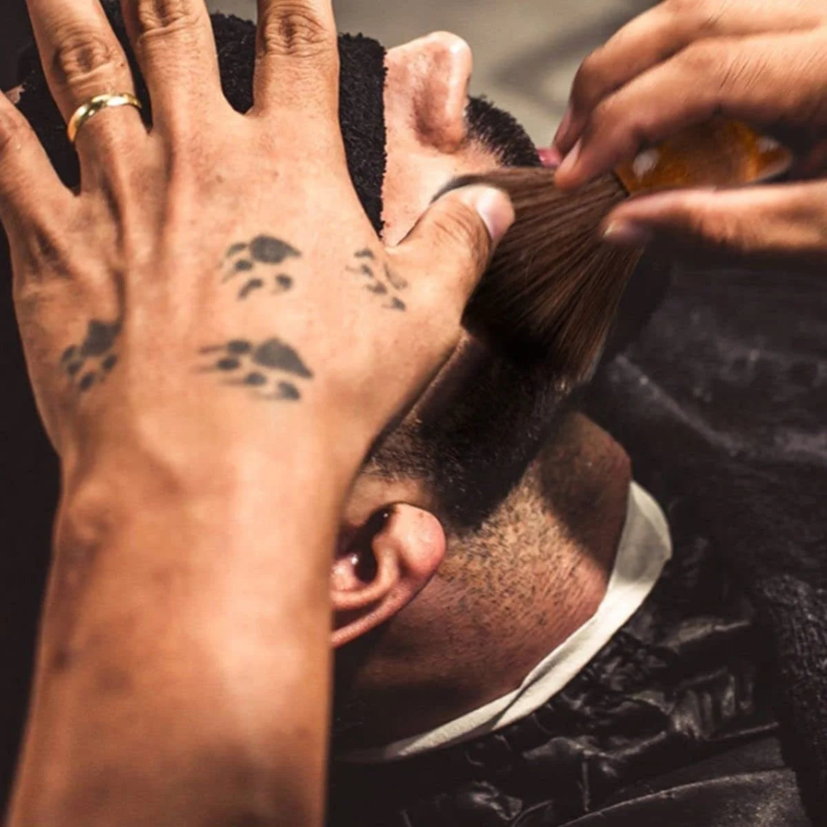 Rasierpinsel mit Holzgriff und Nylonborsten für Männer Nassrasur