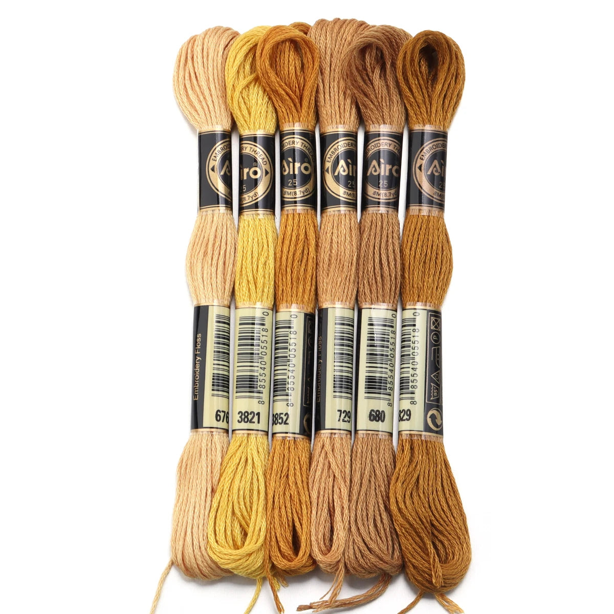 Umfangreiches Set Stickgarn für Handarbeiten mit bunten Farben