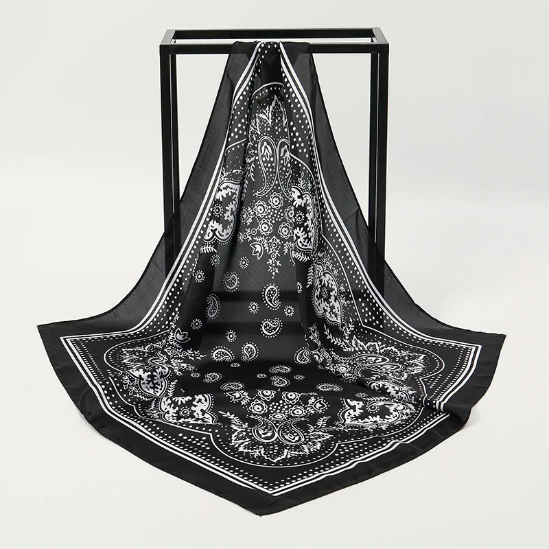 Modischer 70 x 70 cm Damenschal mit Paisley-Druck-Yabubest - Home & More