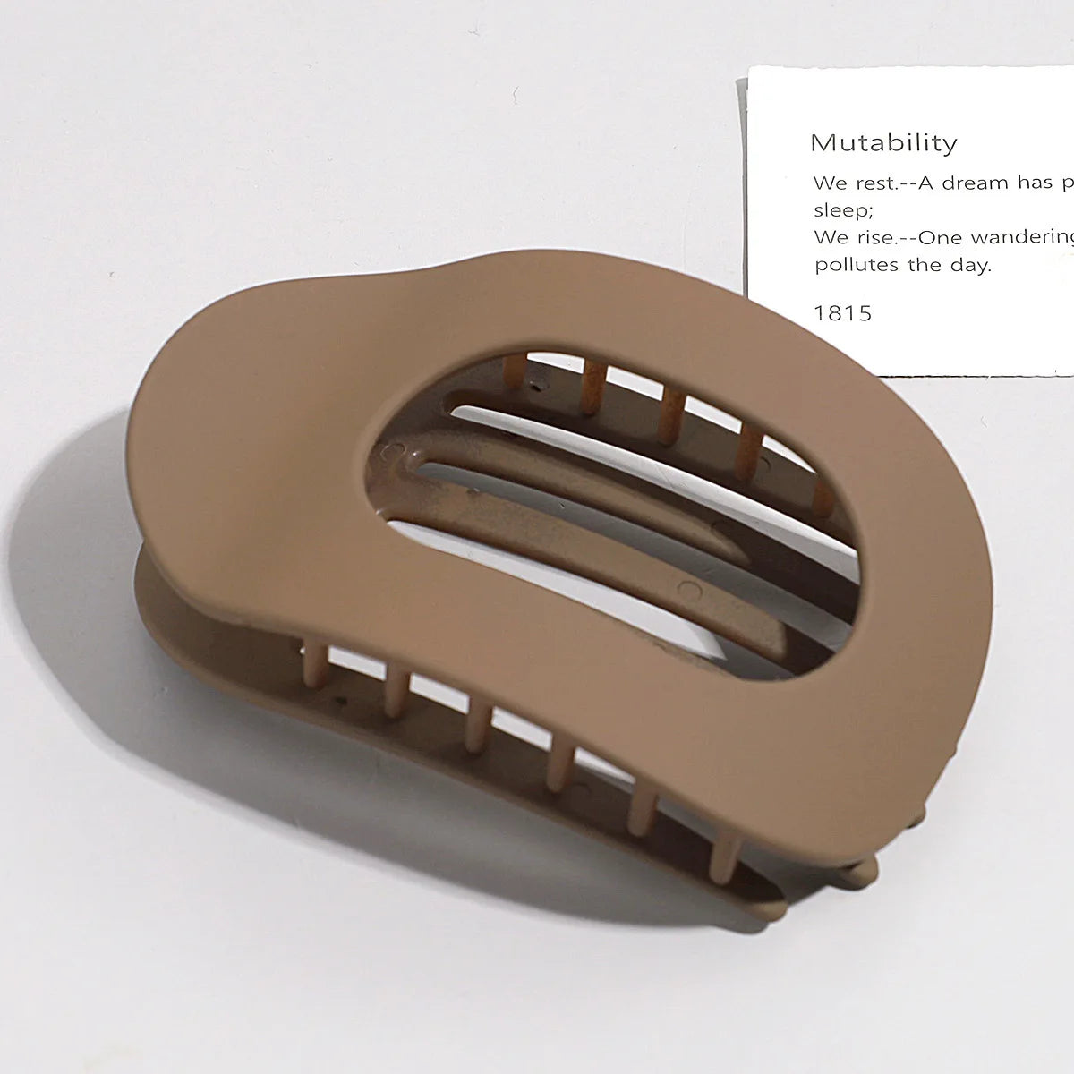 Matte ovale Haarklaue für Frauen – Sichere Frisuren und Eleganz