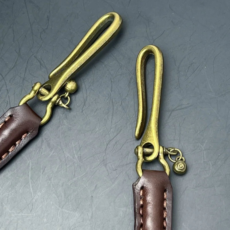 Robuster Punk Stil Leder Schlüsselanhänger mit Metallkette