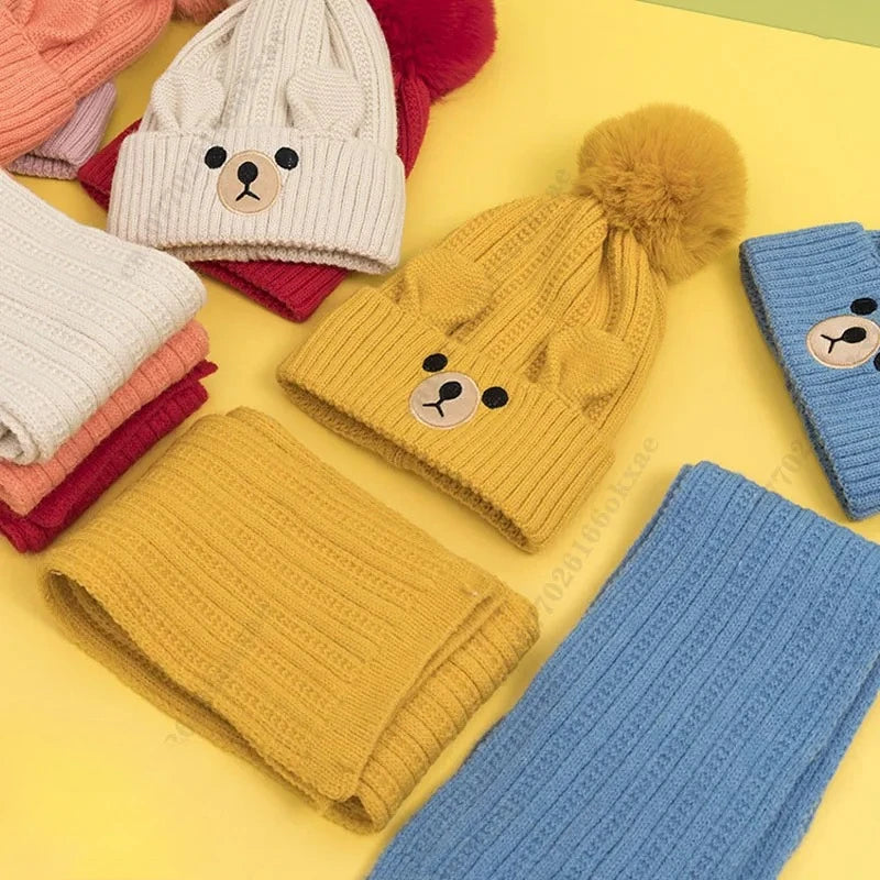 Kinder Winter Set Beanie Mütze mit Ohrenklappen und Schal warm und süß