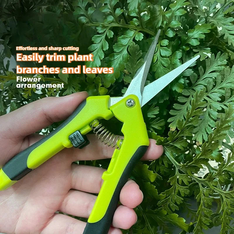 Ergonomische Gartenschere für präzises Schneiden von Pflanzen und Zweigen