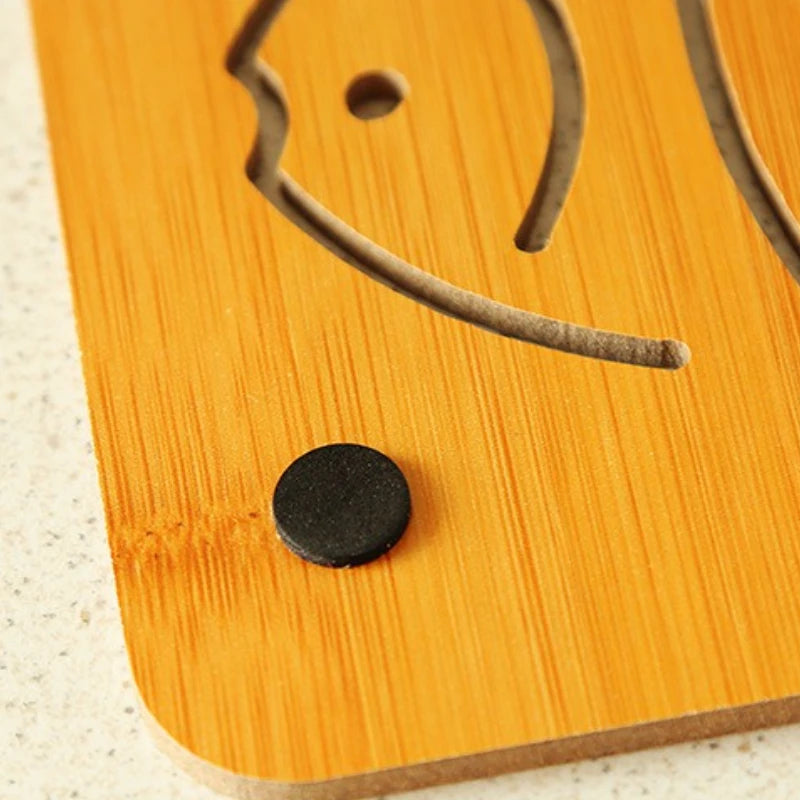 Hitzebeständige rutschfeste Holzuntersetzer mit Cartoon Design