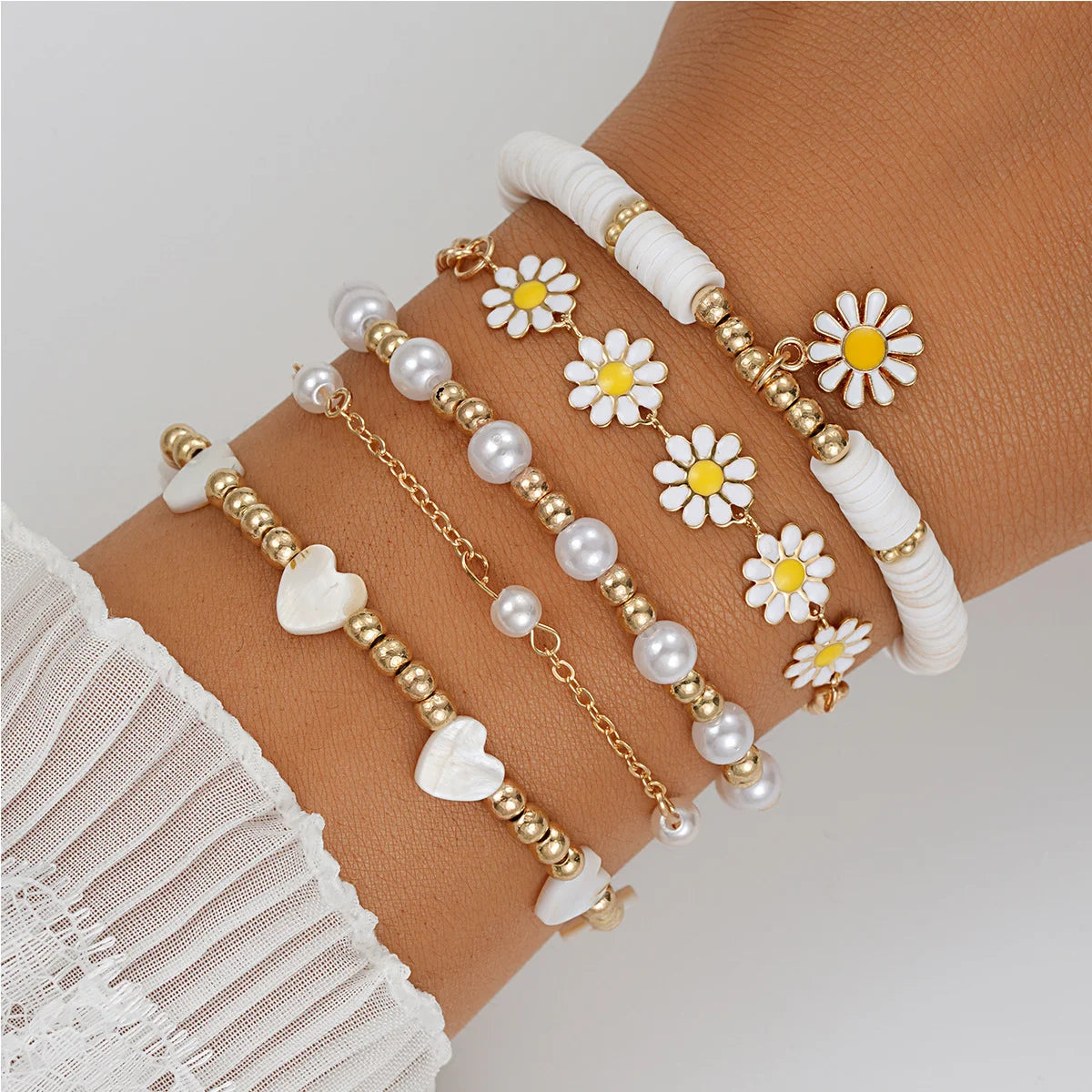 10-teiliges Vintage-Boho Perlenarmband Set mit Charme Stern Herz Anhänger