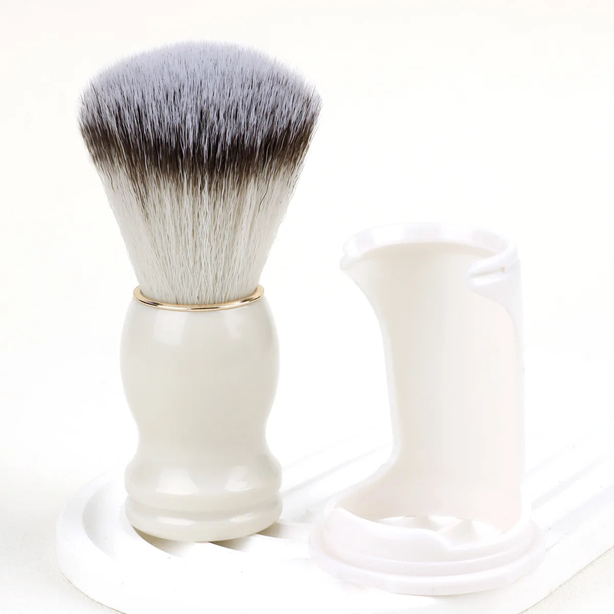 Professioneller Rasierpinsel mit Wildschweinborsten und ergonomischem Holzgriff