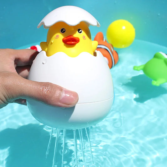 Badespielzeug Ente Pinguin Ei Wasserspray für Badewanne ab 3 Jahren