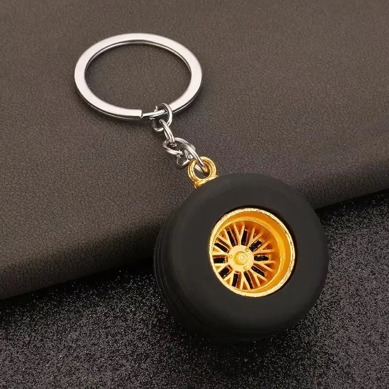 Robuster Edelstahl Schlüsselanhänger im Autoteile-Design – Perfektes Männergeschenk