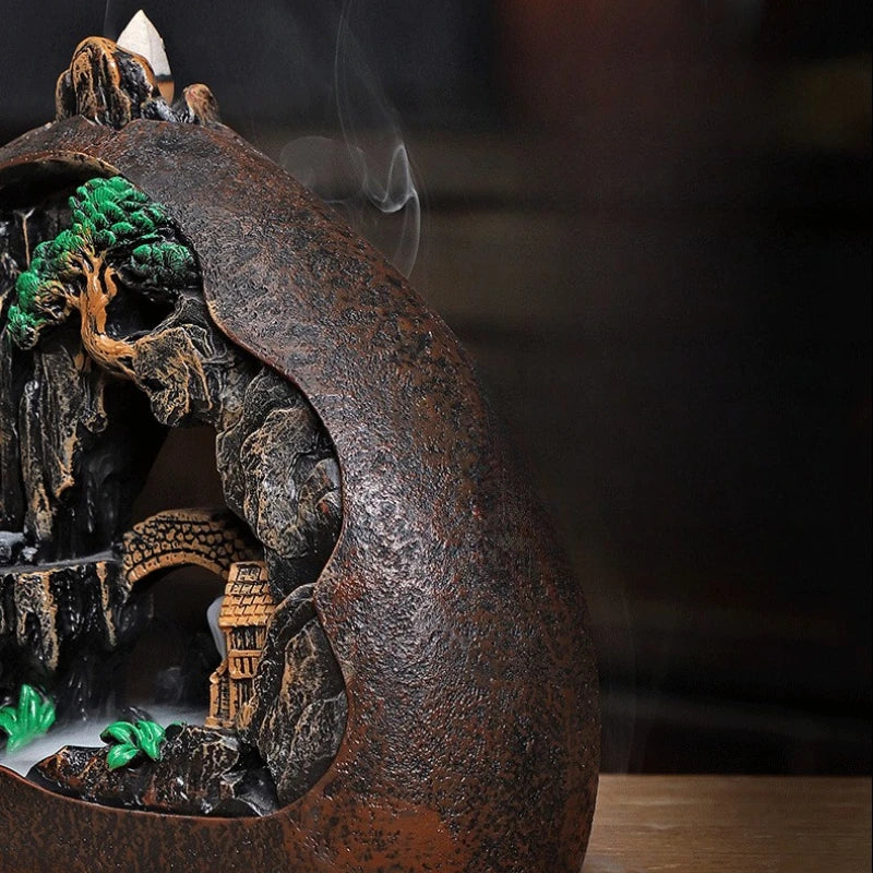 Dekorativer Weihrauchbrenner mit Zen Atmosphäre