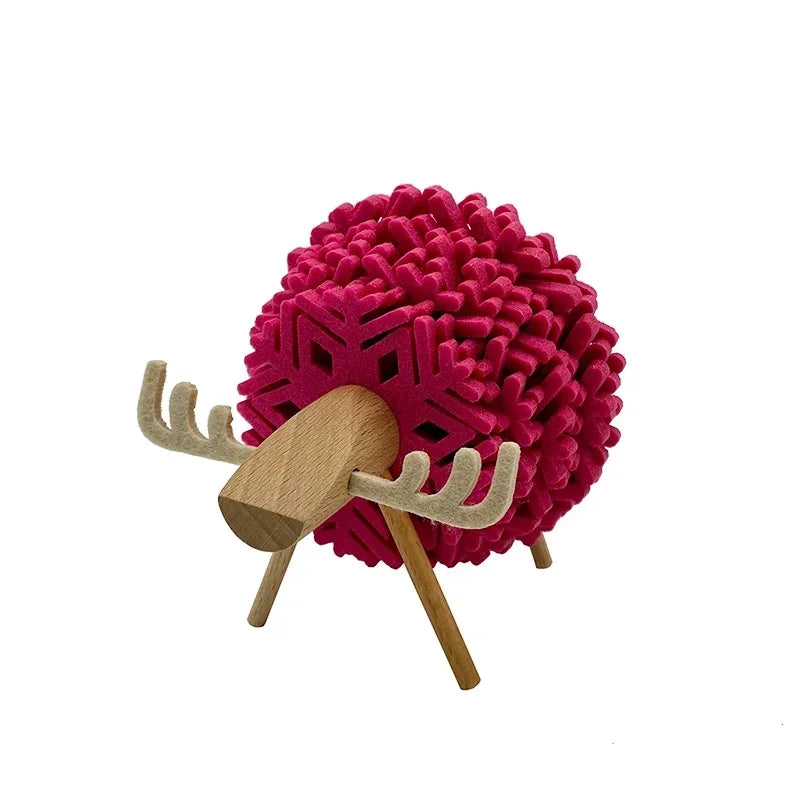 Kreativer isolierter Getränkeuntersetzer aus Filz in Hirschform