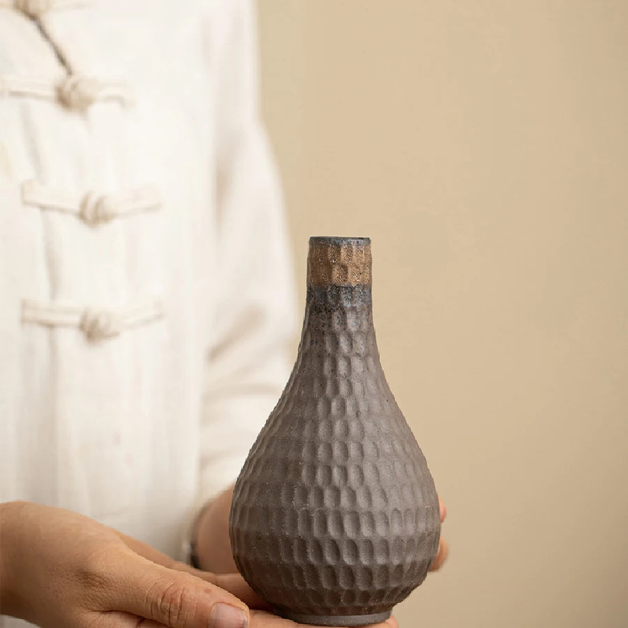 Kleine Keramikvase - Grobstruktur Vintage Design - Japanischer Stil für Wohnzimmer und Esstisch