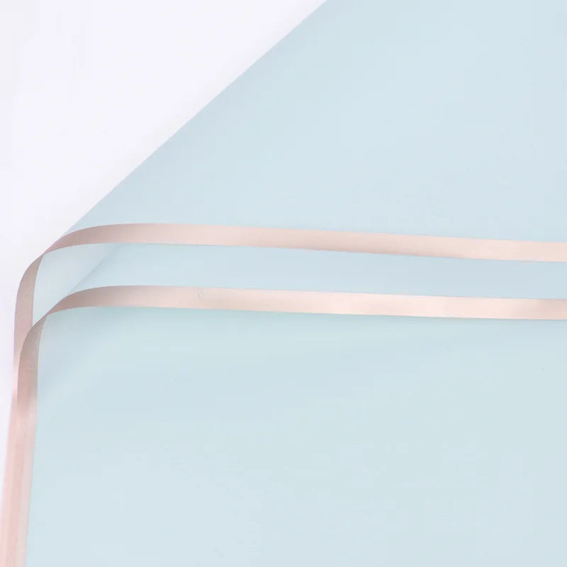 Elegantes Blumiges Geschenkpapier mit Goldrand für besondere Anlässe