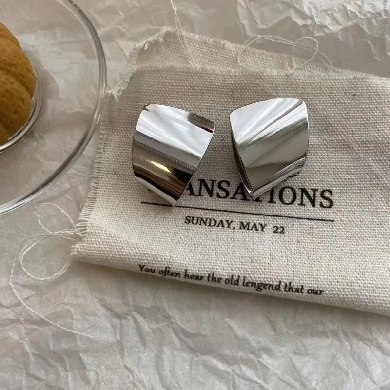 Geometrische Ohrstecker in Gold und Silber für Damen Alltag Party