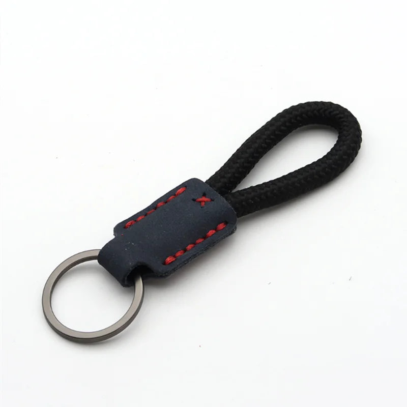 Modischer Klassischer Schlüsselanhänger aus Leder und Metall