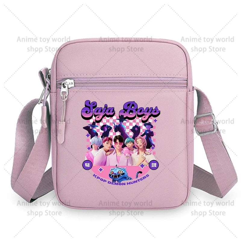 Kompakte Umhängetasche aus Nylon mit trendigem Anime Motiv für Mädchen