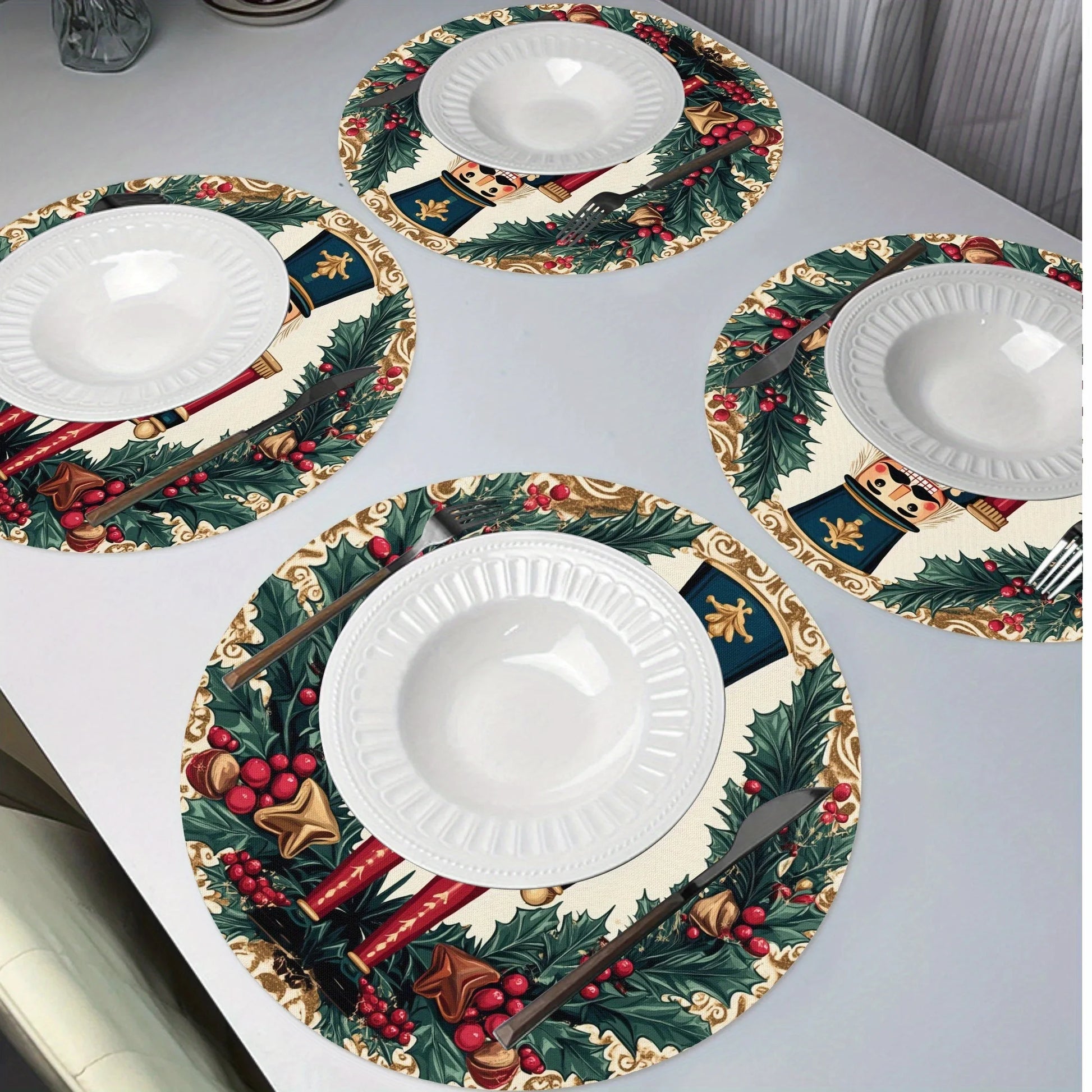 Runde Vintage Weihnachts Tischsets mit Nussknacker Beeren Design