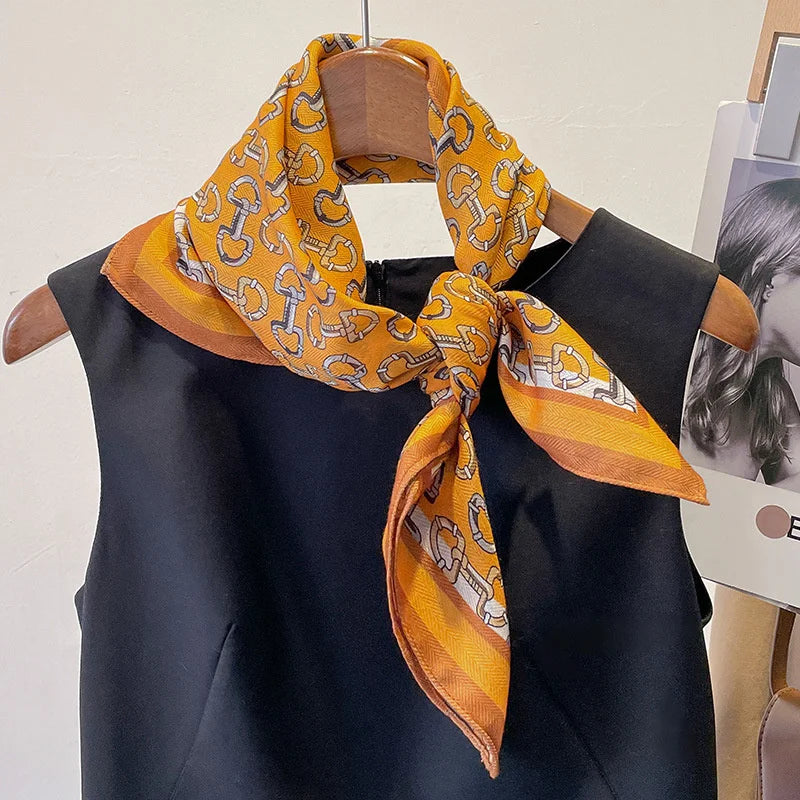Vielseitiges Halstuch mit Druckmuster für Damen und alle Jahreszeiten