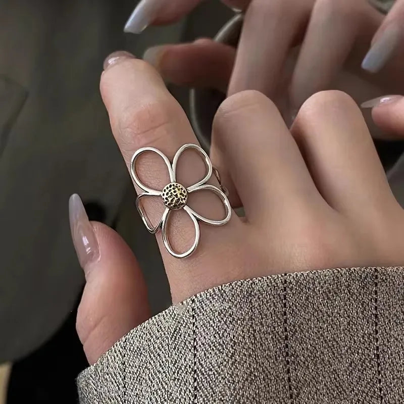 Verstellbarer Silberring mit hohlen Linien, stylischer Punk-Schmuck Unisex