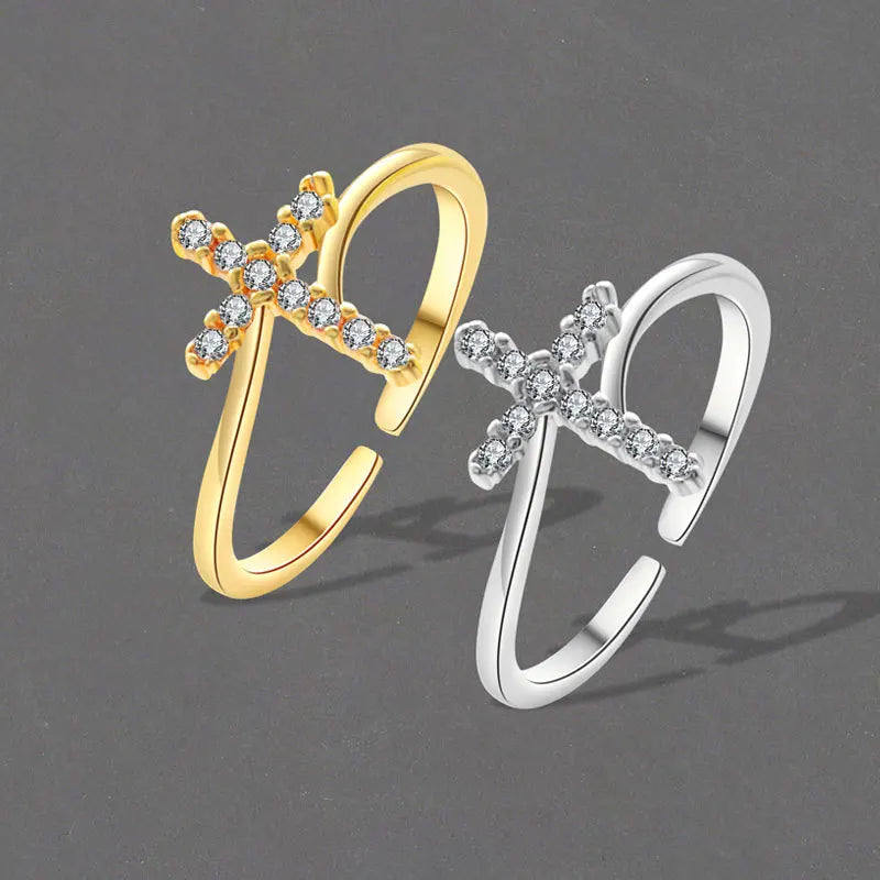 Elegante offene Kreuzringe mit Zirkonia für moderne Damen