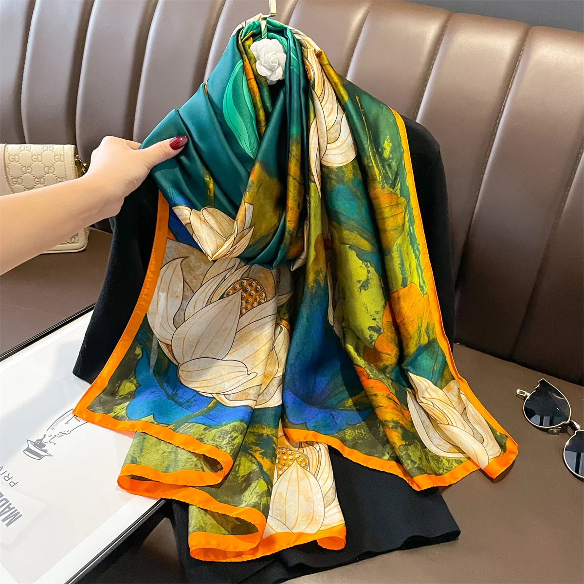 Weicher Damen Schal 180x90 cm mit Cartoon-Druckdesign