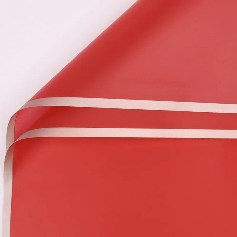 Elegantes Blumiges Geschenkpapier mit Goldrand für besondere Anlässe