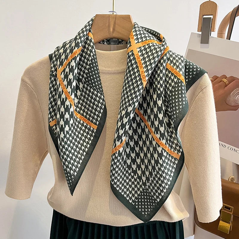 Vielseitiges Halstuch mit Druckmuster für Damen und alle Jahreszeiten