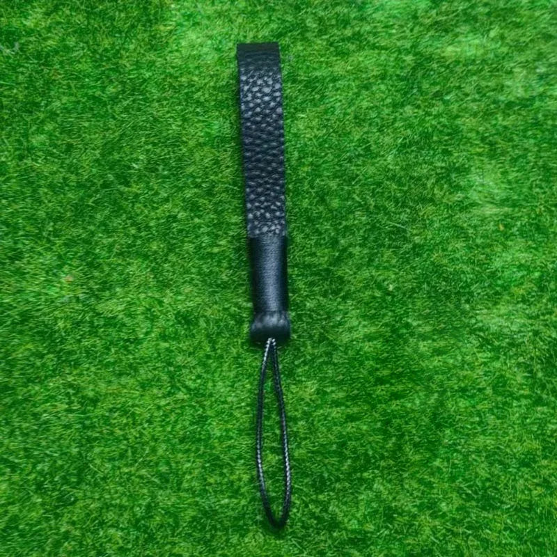 Eleganter Schlüsselanhänger aus Echtleder für Männer und Frauen