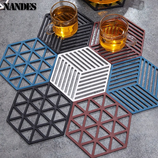 Hexagonale Silikon Tassenmatte: Hohl, Rutschfest - Hitzebeständig für Haushalt