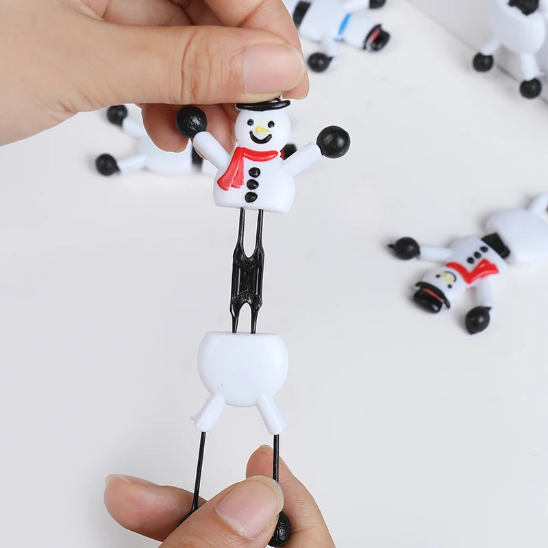 Süße Schneemann Spielfiguren als Weihnachtsgeschenk und Partyfüller