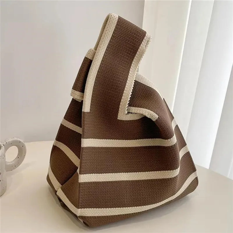 Handgefertigte kleine gestrickte Handtasche für Damen, vielseitig und leicht
