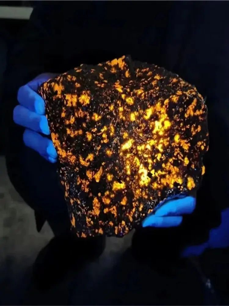 Fluoreszierender Yooperlites Flammenstein – Naturstein Deko & Energie