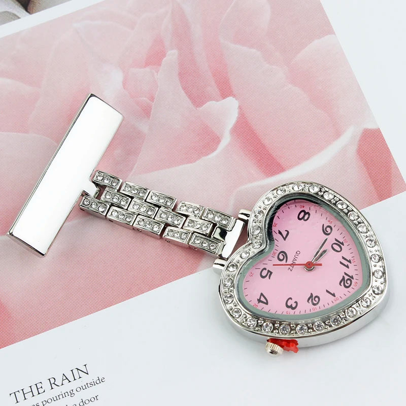 Funkelnde rosa Krankenschwester Taschenuhr mit Diamanten - praktischem Stifthalter
