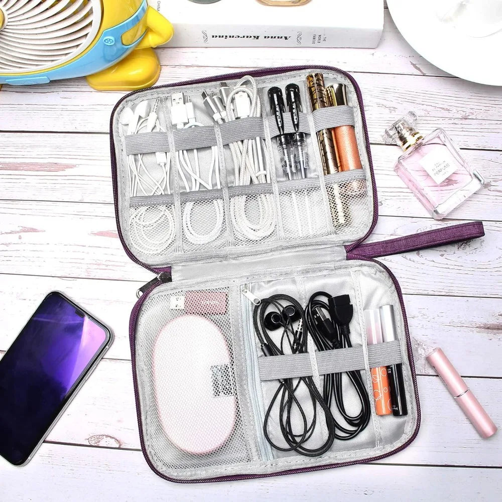 Tragbarer Elektronik Organizer für Kabel und Zubehör auf Reisen