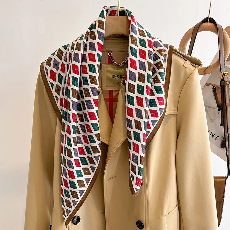 Vielseitiges Halstuch mit Druckmuster für Damen und alle Jahreszeiten