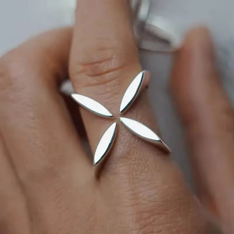Verstellbarer Silberring mit hohlen Linien, stylischer Punk-Schmuck Unisex