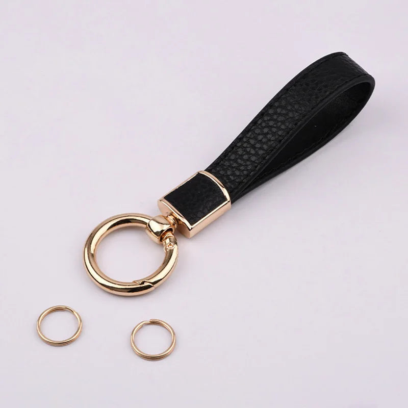 Luxuriöser Schlüsselanhänger aus PU-Leder mit goldfarbener Metall-Schnalle, 13,6 cm