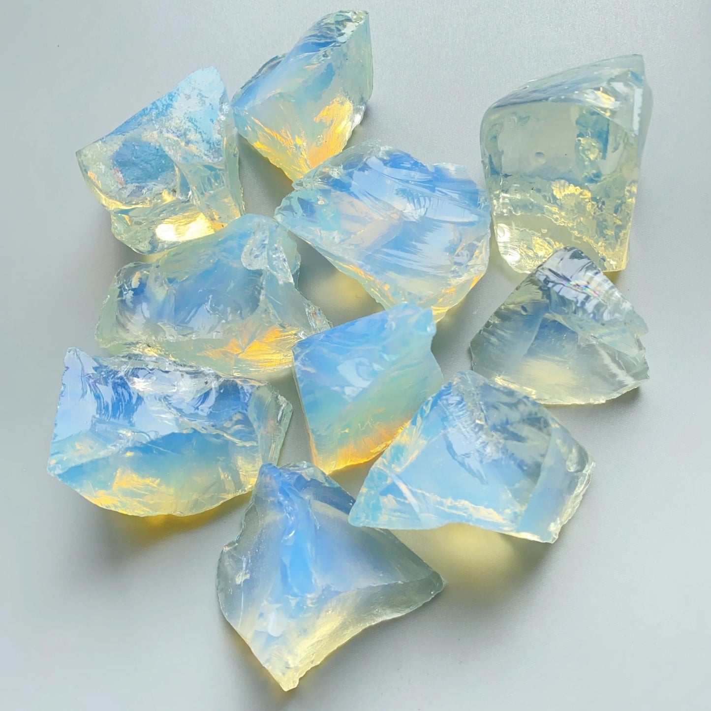 Glitzernder Opal Deko Stein fuer Raumduft und Ambiente