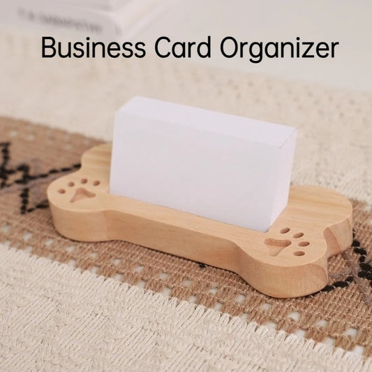 Praktischer Visitenkartenhalter aus Massivholz für den Schreibtisch