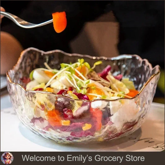 Transparente Glasschüssel mit goldenem Rand für stilvolle Präsentation