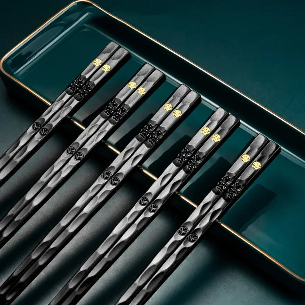 5x Legierung Essstäbchen mit Bambusform – Wiederverwendbar, spülmaschinenfest