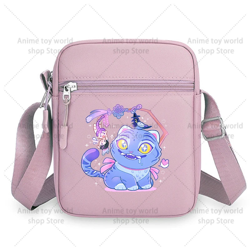 Kompakte Umhängetasche aus Nylon mit trendigem Anime Motiv für Mädchen