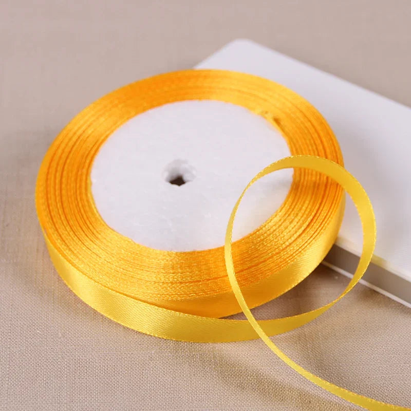 Vielseitiges Polyesterband für Dekoration und Bastelprojekte